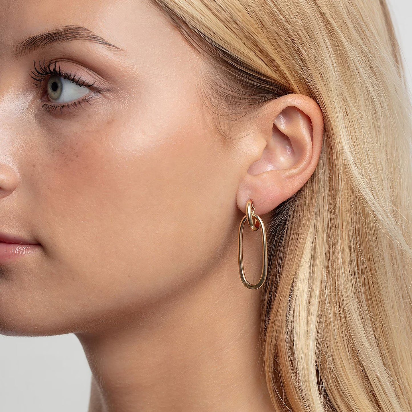 Open Oval Dangle Earring in 14K Yellow Gold