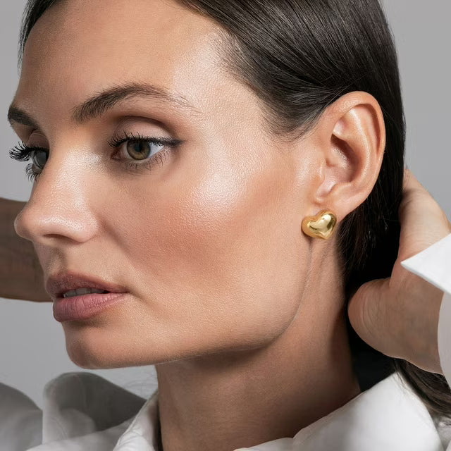 Neuhardt Bold Heart Earrings in 18K Gold Vermeil