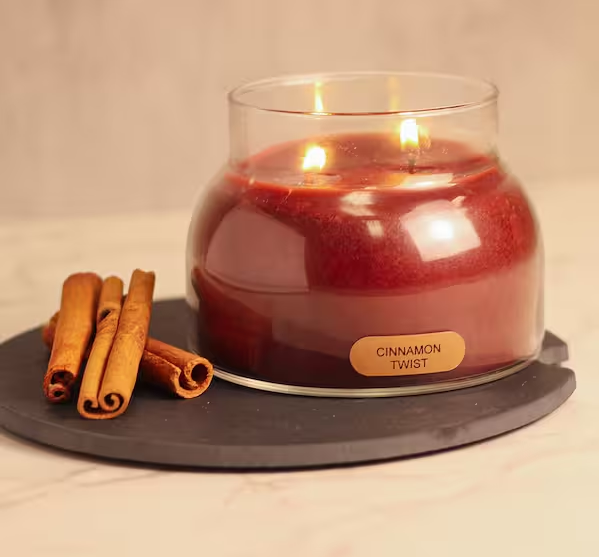 Red Cinnamon Twist Two Wick 22-Ounce Mama Candle