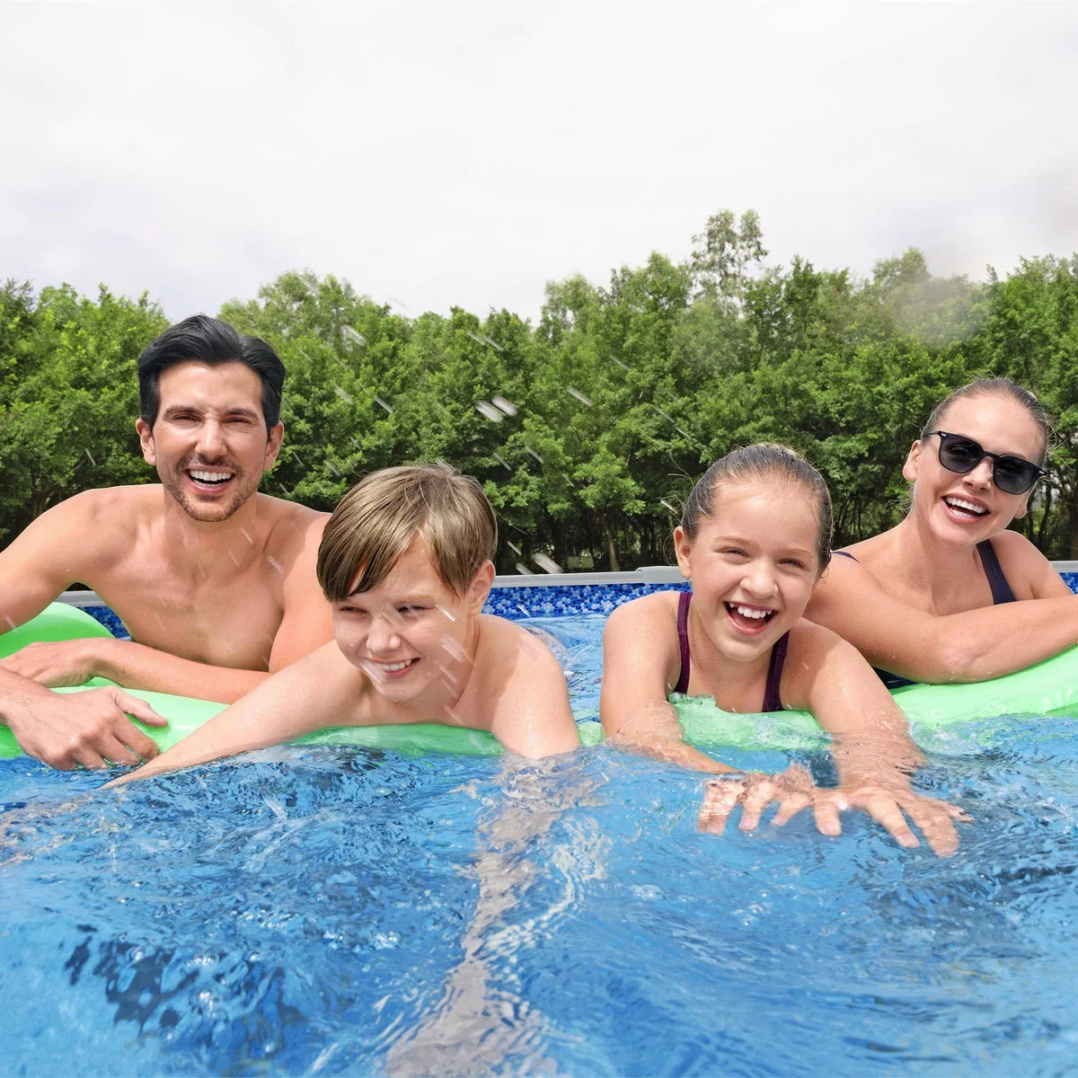 Above Ground Oval Shaped Pool Set