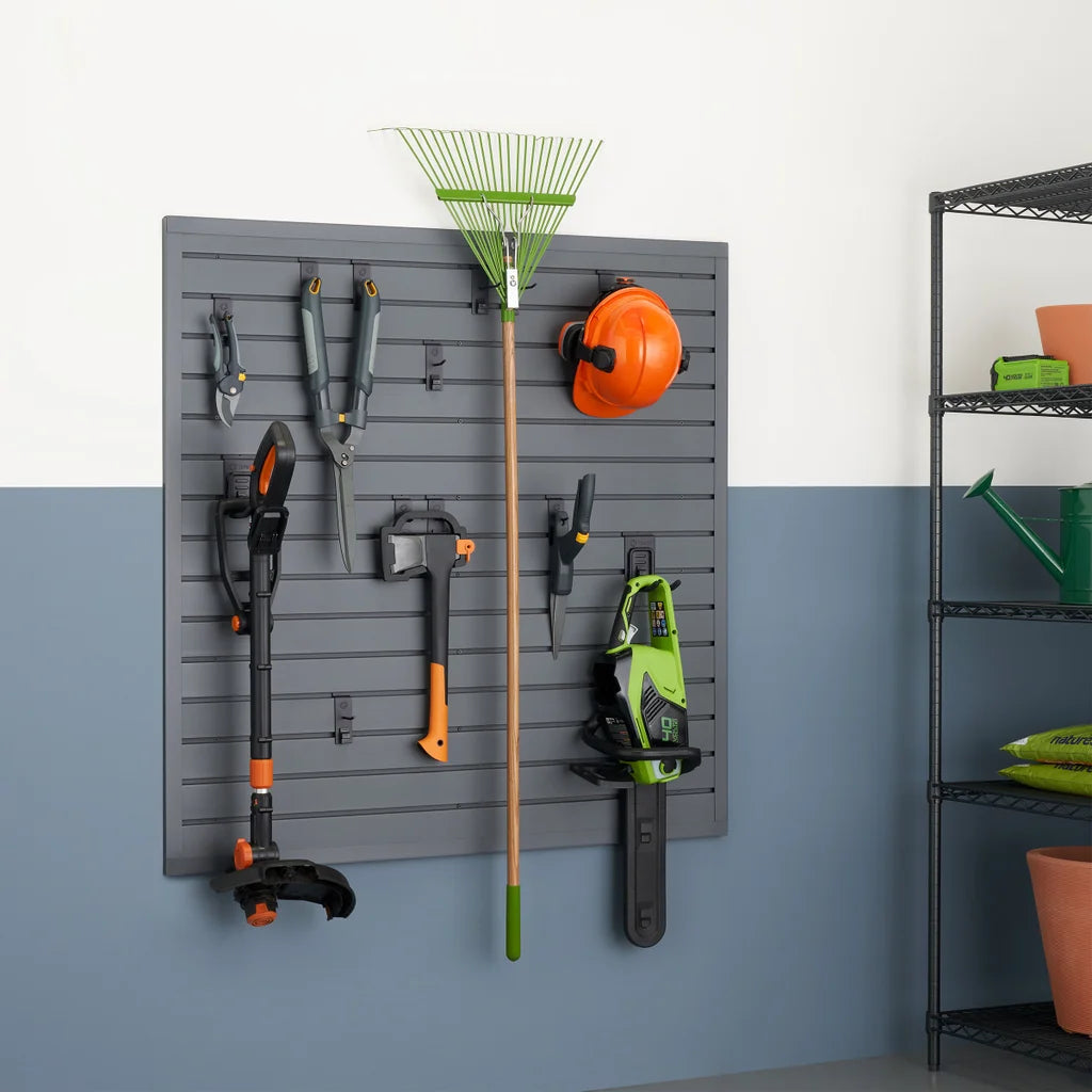 16 Sq Ft Modular Slatwall 13-piece Accessory Set