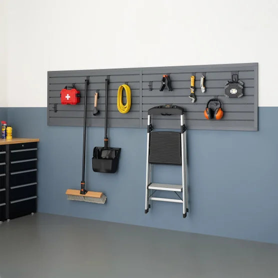 16 Sq Ft Modular Slatwall 13-piece Accessory Set