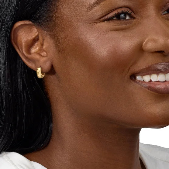 14kt Yellow Gold Huggie Hoop Earrings