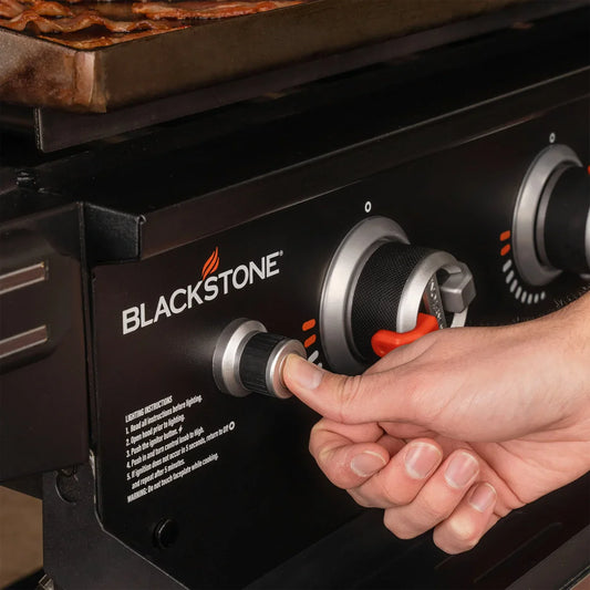 Blackstone 36in. Griddle with Hinged Hood, Front Shelf and Soft Cover