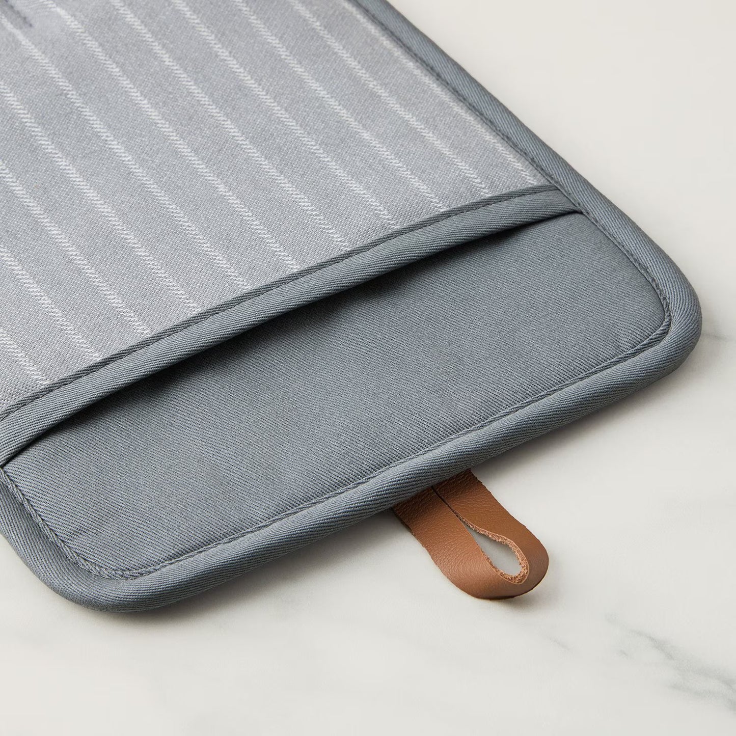 4 -Pack Yarn Dyed Silicone Oven Mitt, Pot Holder, Mini Mitt Set