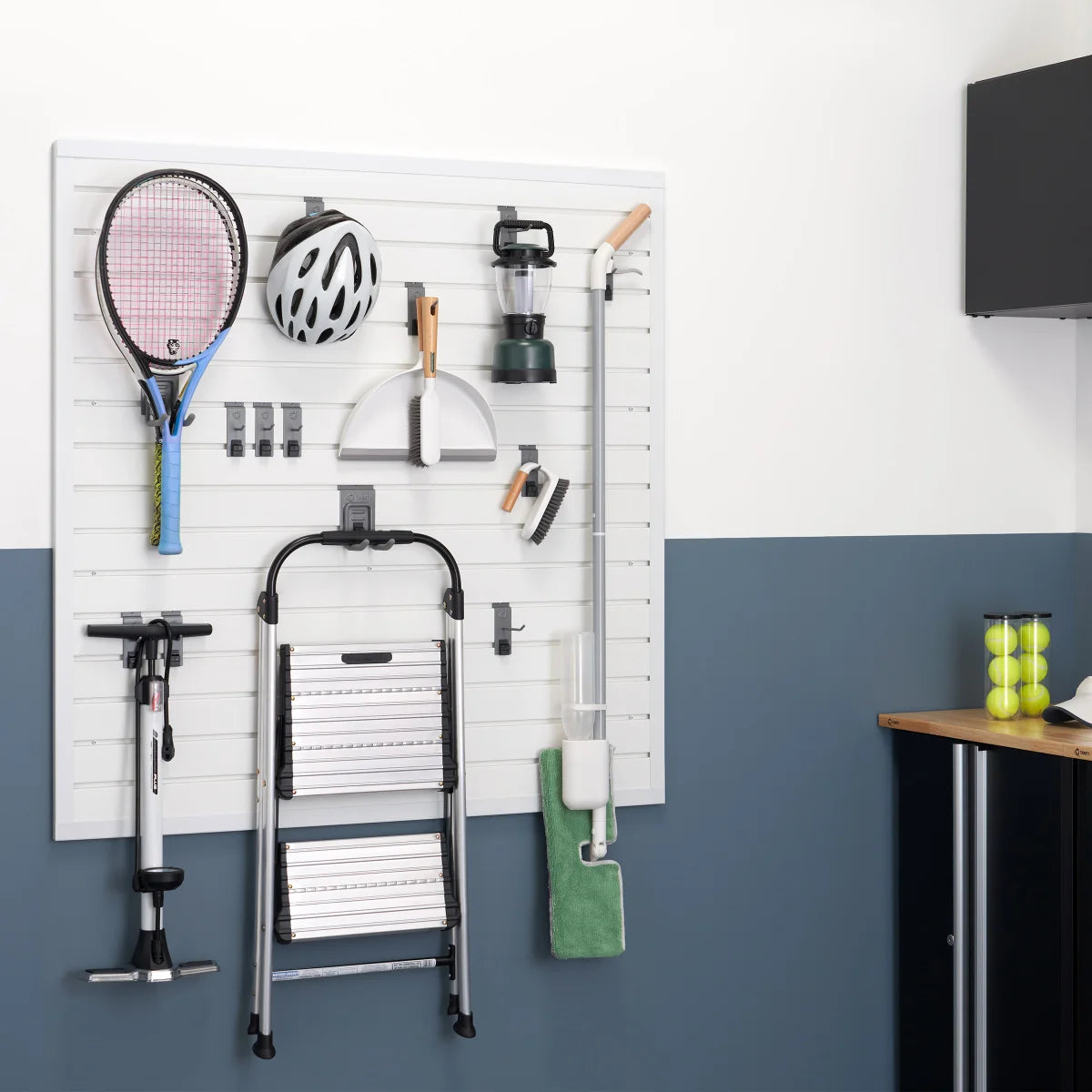 Modular Slatwall  - TRINITY 16 Sq Ft ,13-piece White Accessory Set