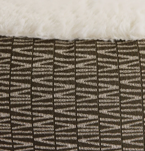 Hooded Pet Bed - Round, 22”