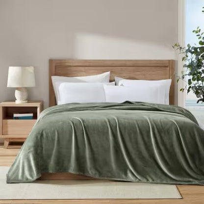 1-Piece Fern Green Ultra Soft Plush Fleece Blanket