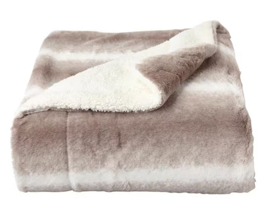 Oversized Faux Fur Hypoallergenic Throw Blanket