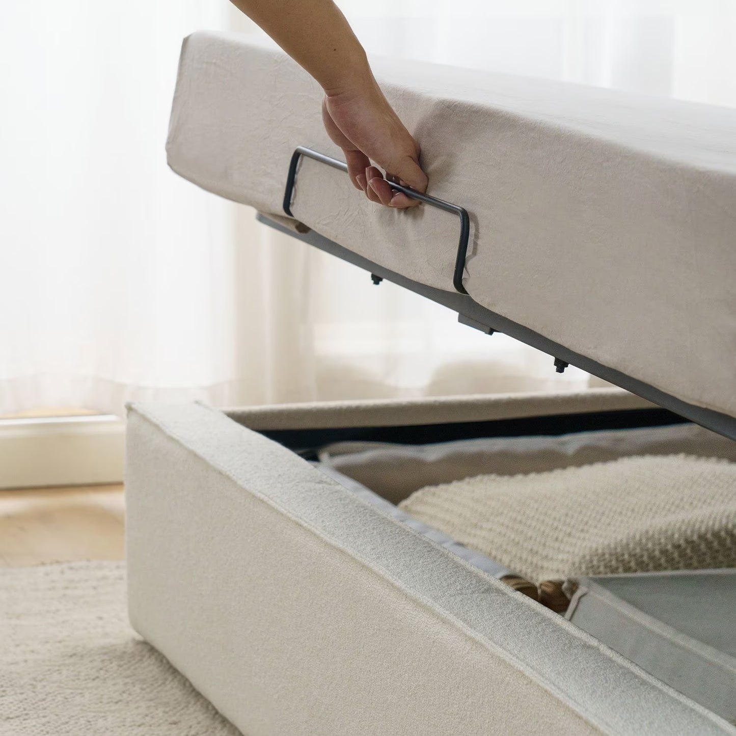 ZINUS Night Therapy Boucle Platform Bed Frame With Lifting Storage