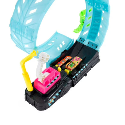 Monster Trucks Glow in the Dark Epic Loop Challenge Playset