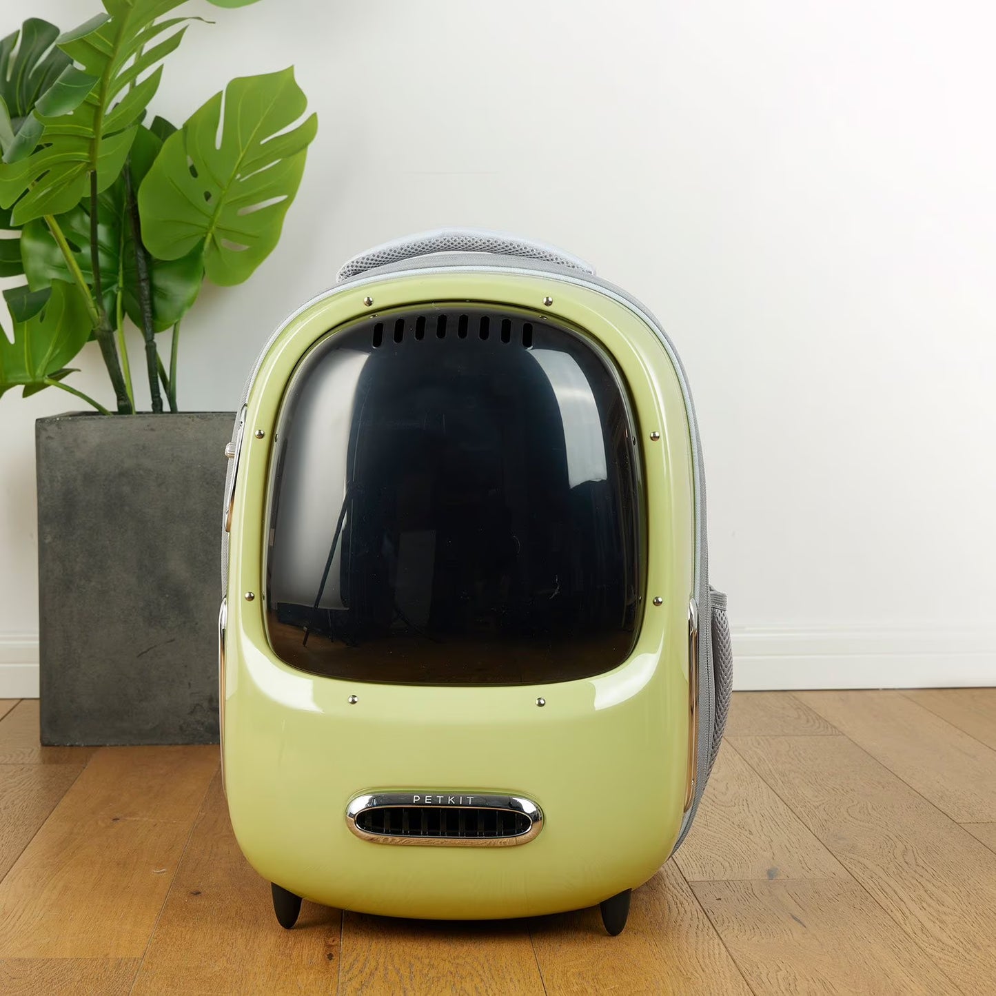 Smart Cat Carrier with Built-in Ventilation & UV Protection