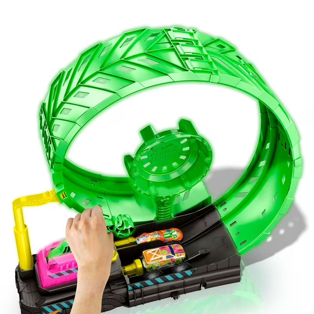 Monster Trucks Glow in the Dark Epic Loop Challenge Playset