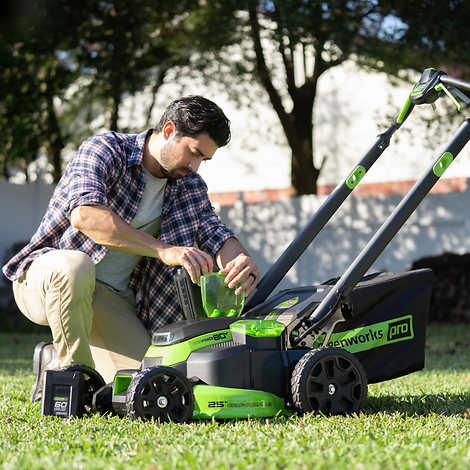 Greenworks 80V 25" Self-propelled Mower with Two 2.5 Ah Batteries and 8A Dual Port Rapid Charger