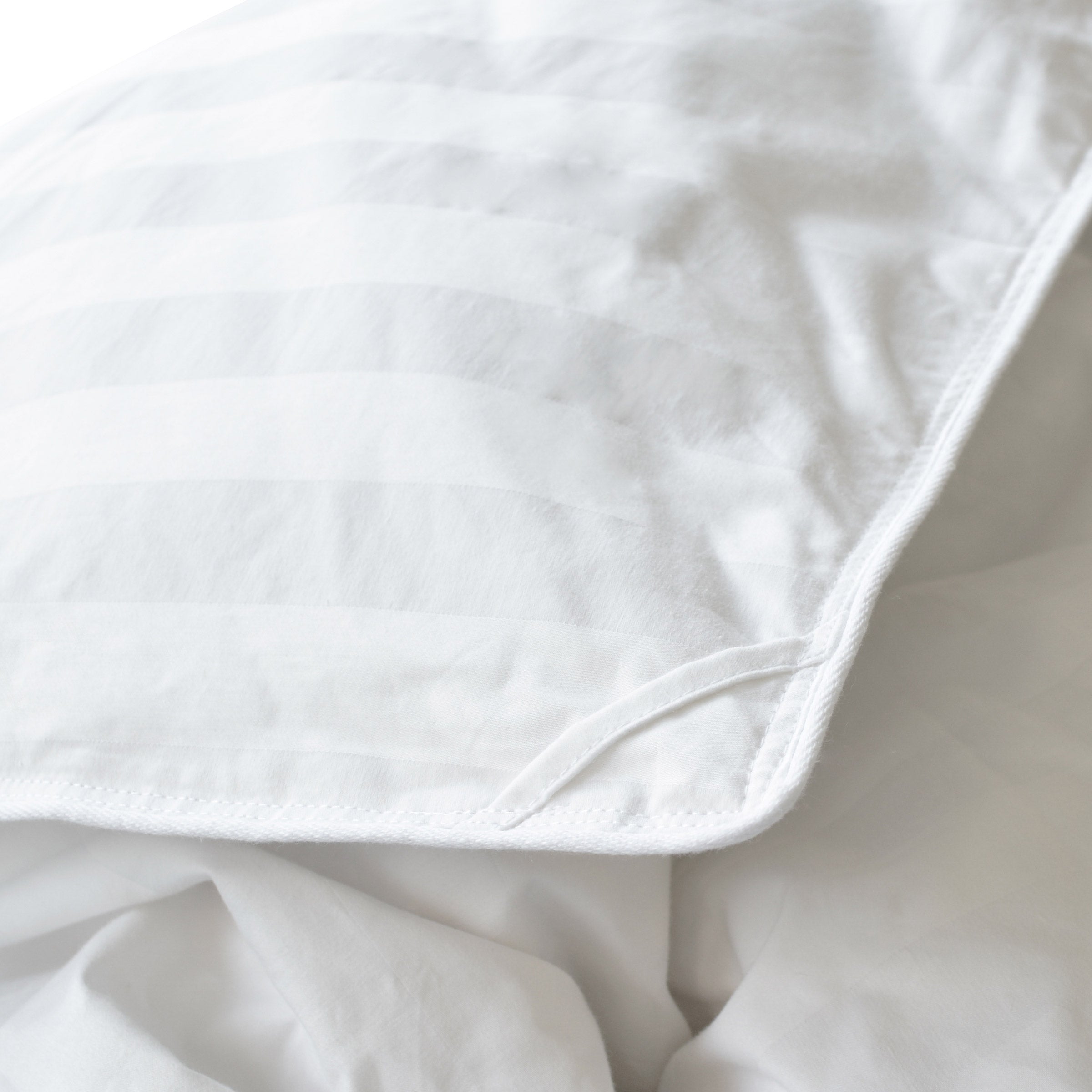 Downlite Hotel & Resort Hungarian White Goose Down Comforter - Thumbnail 3