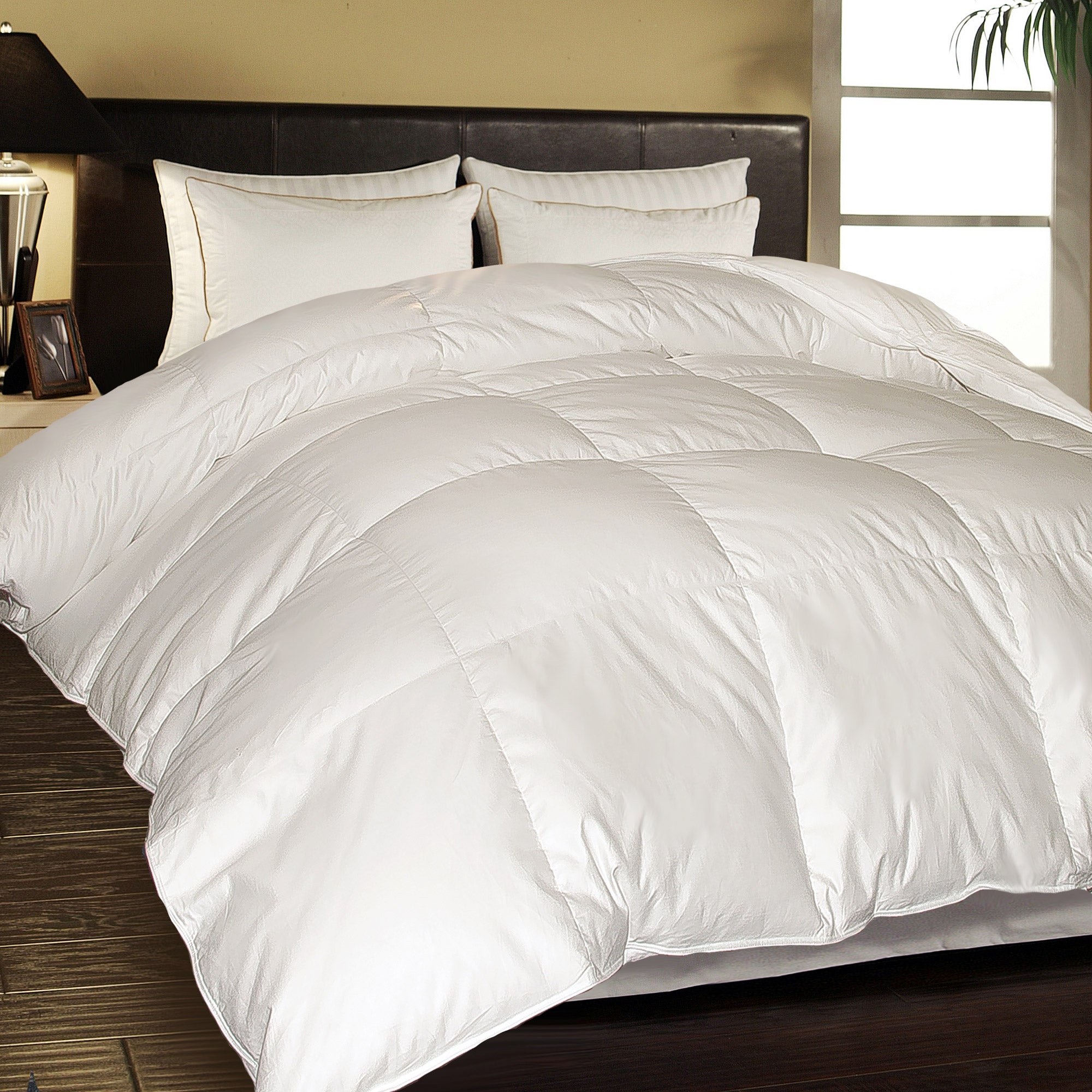 Hotel Grand White Goose Feather & Down Comforter - Thumbnail 2