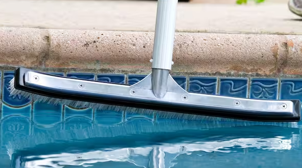 18 in. Swimming Pool & Spa Brush